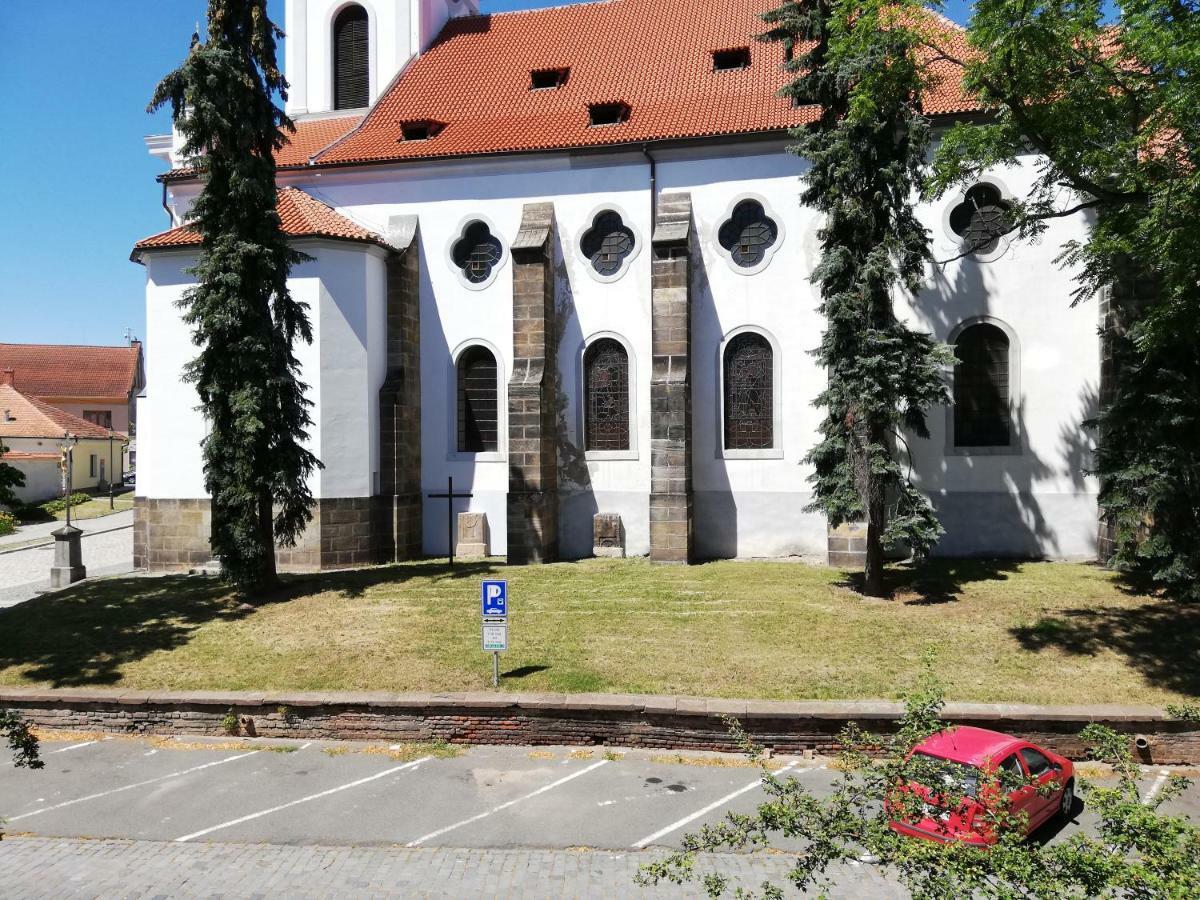 Pension U Kostela Cesky Brod Exteriör bild